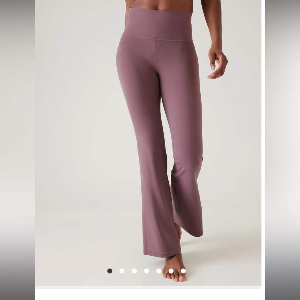 New Athleta Salutation Stash Flare Pant